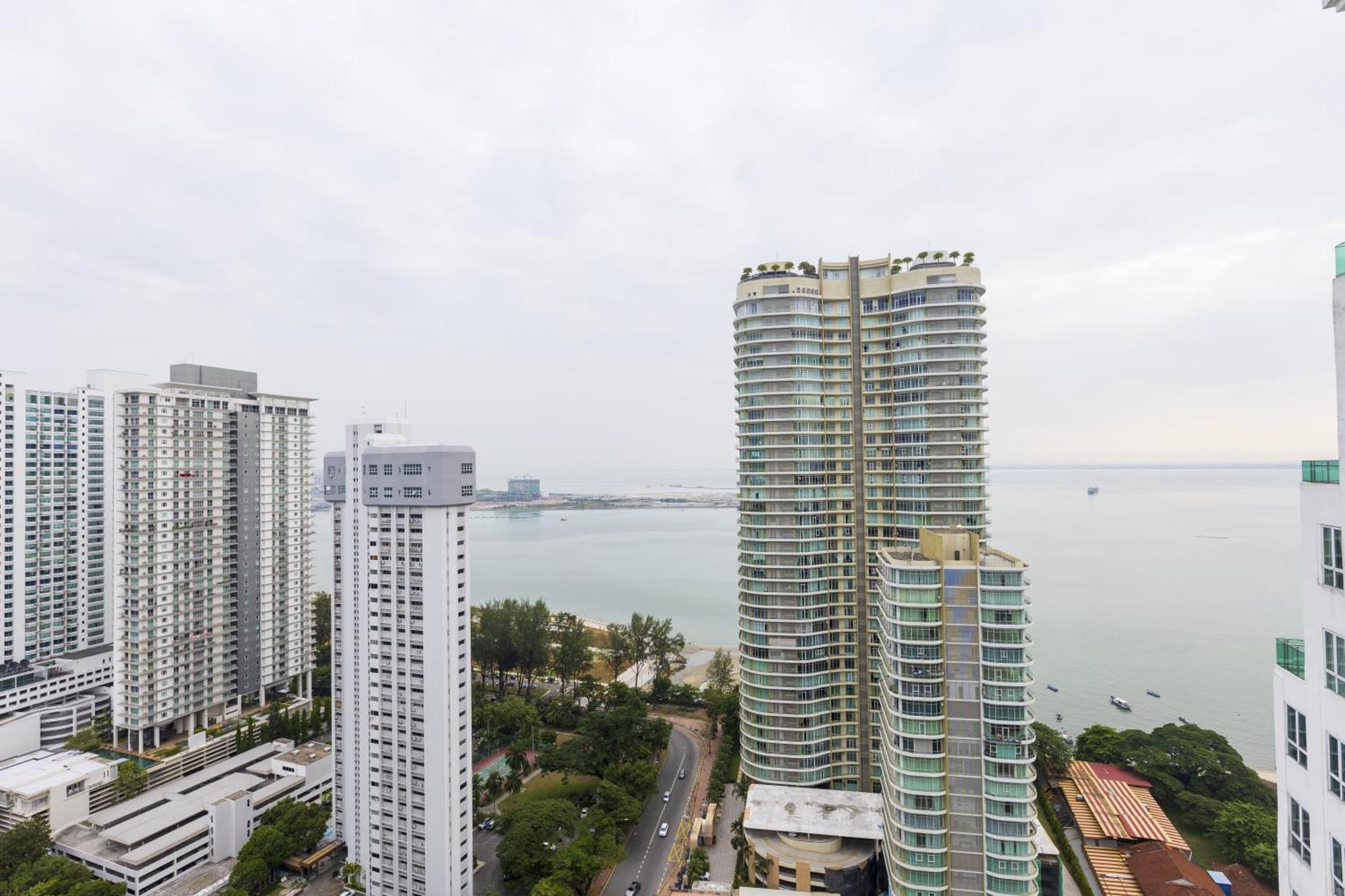 Sky Suites George Town Exterior photo